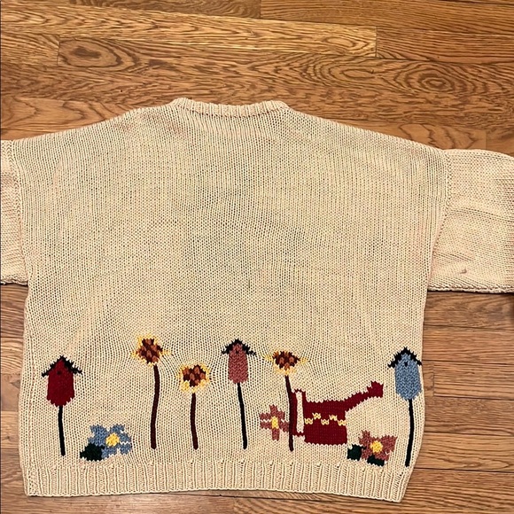 Women’s Beige woman in garden Sweater. - Picture 5 of 9